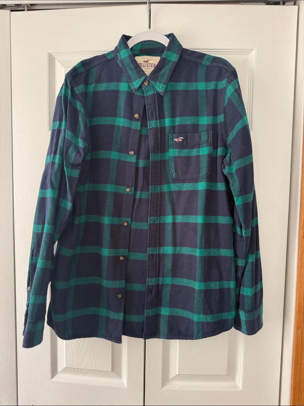 Hollister Green & Navy Plaid Long-Sleeve Button-Up Shirt